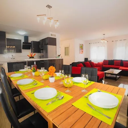 Mit Privatpool Fuer 13 Personen In Padul, Andalusien Holiday home Padul