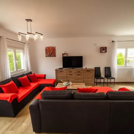 Mit Privatpool Fuer 13 Personen In Padul, Andalusien Holiday home